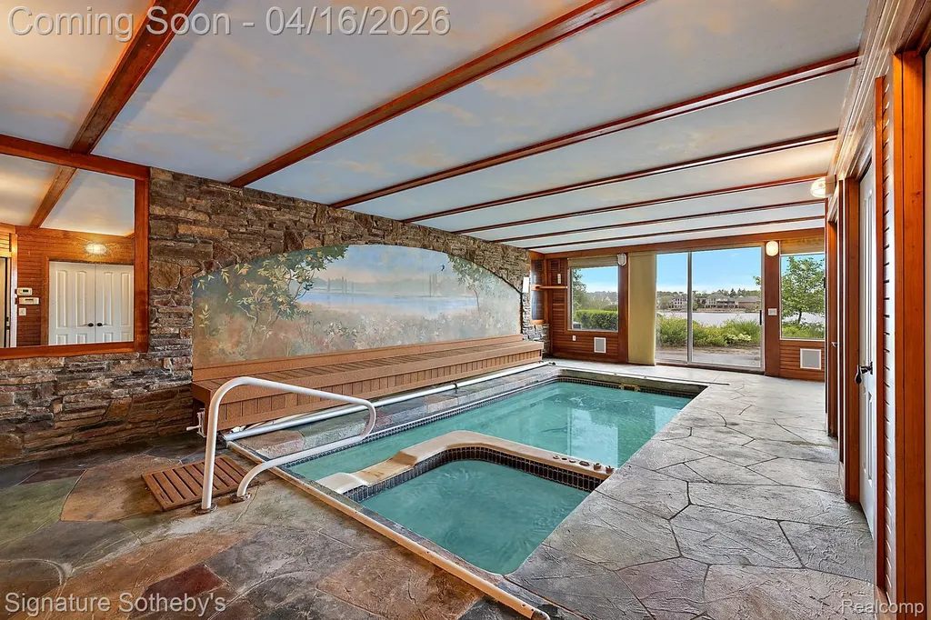 10611 Lighthouse Point Green Oak Township MI 48178