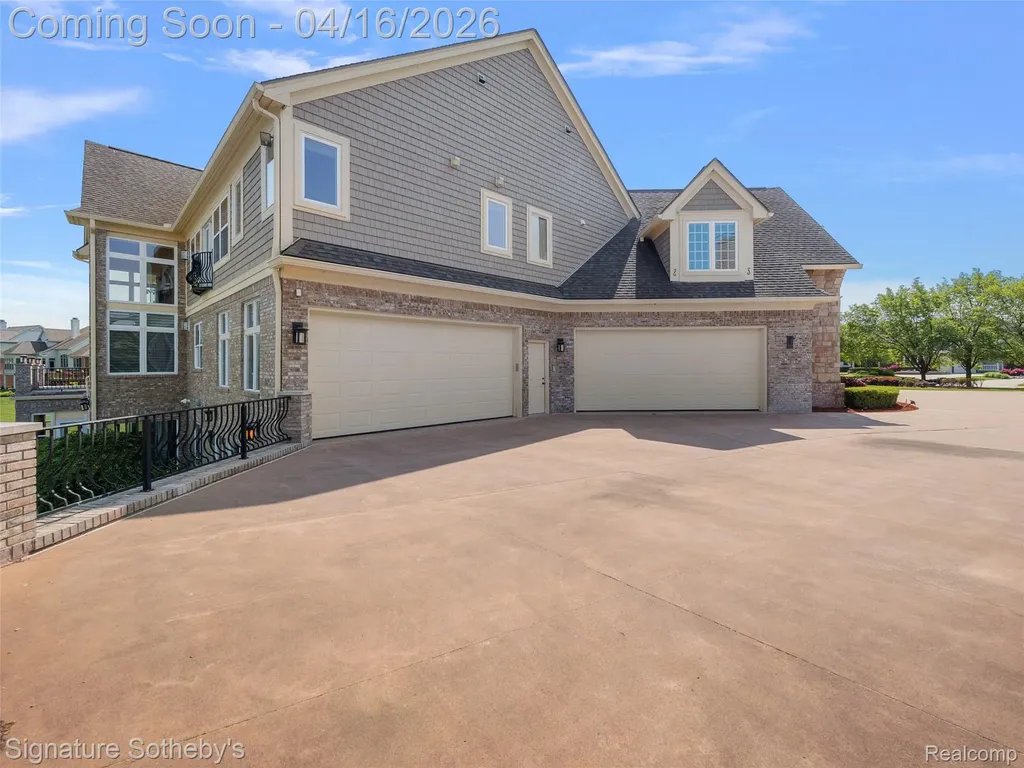 10611 Lighthouse Point Green Oak Township MI 48178