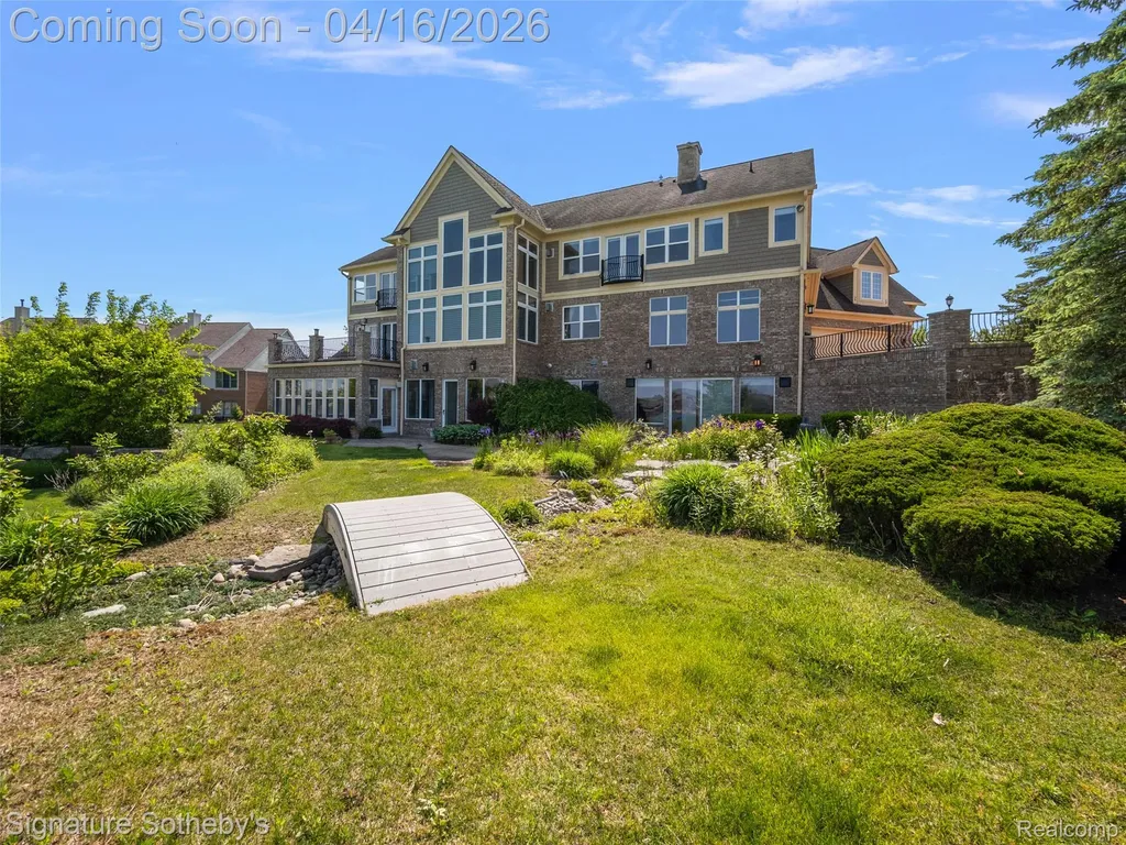 10611 Lighthouse Point Green Oak Township MI 48178
