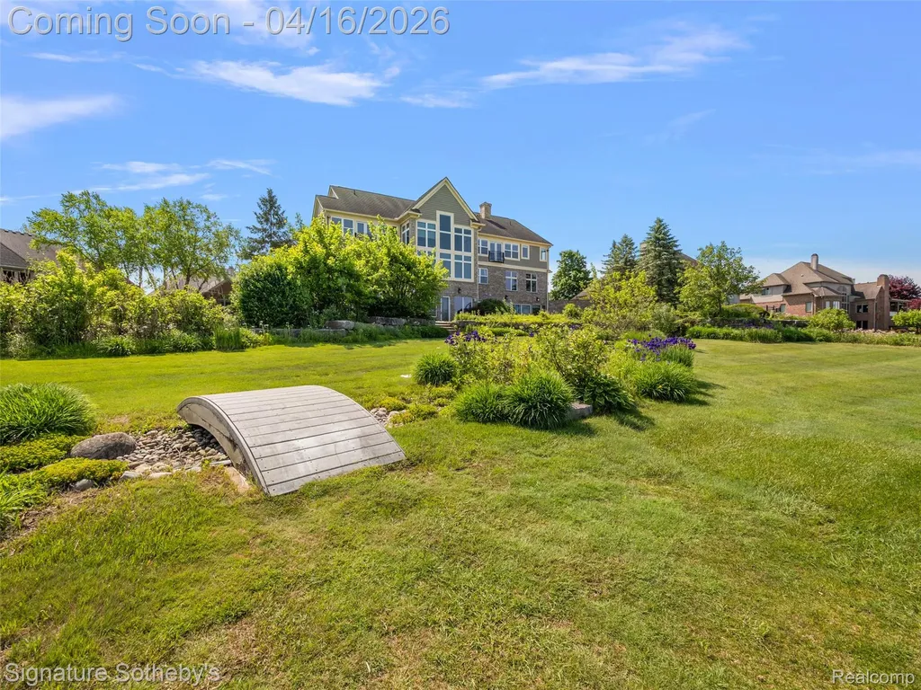 10611 Lighthouse Point Green Oak Township MI 48178