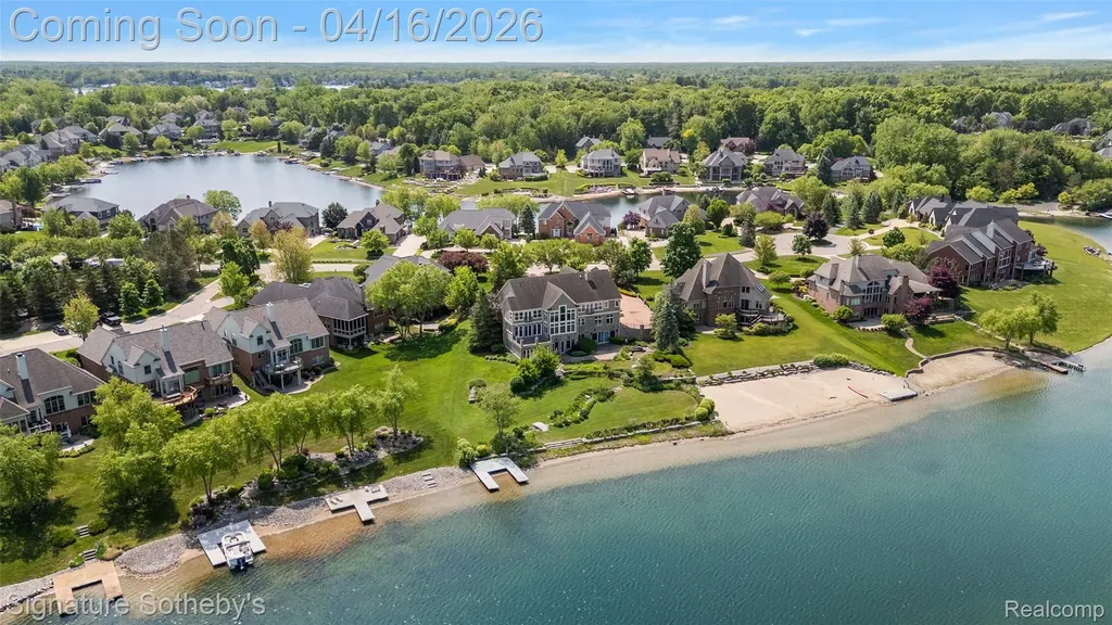 10611 Lighthouse Point Green Oak Township MI 48178