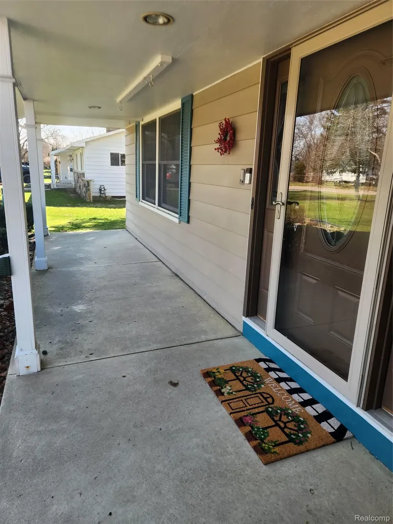 6103 Trenton Drive Flint Charter Township MI 48532