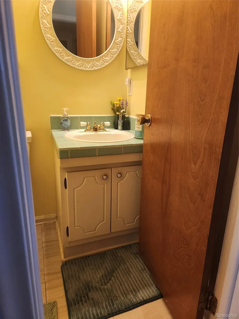6103 Trenton Drive Flint Charter Township MI 48532