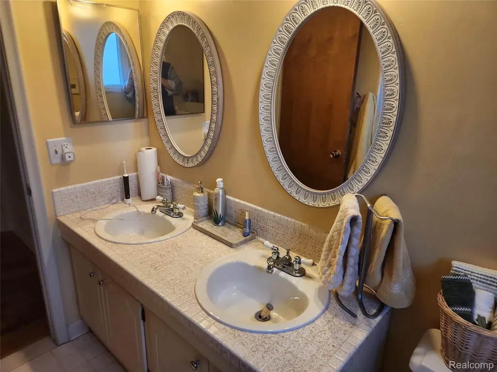 6103 Trenton Drive Flint Charter Township MI 48532