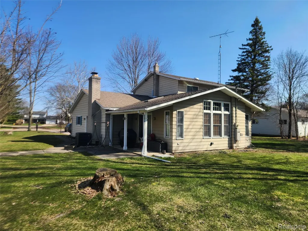 6103 Trenton Drive Flint Charter Township MI 48532