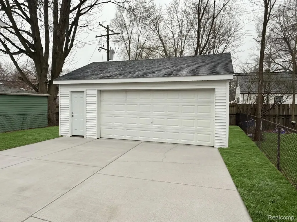 34537 Annapolis Street Wayne City MI 48184