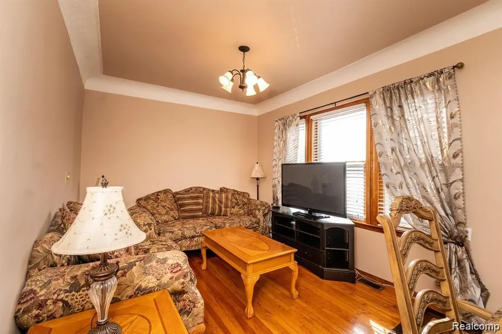 11603 Klinger Street Hamtramck City MI 48212