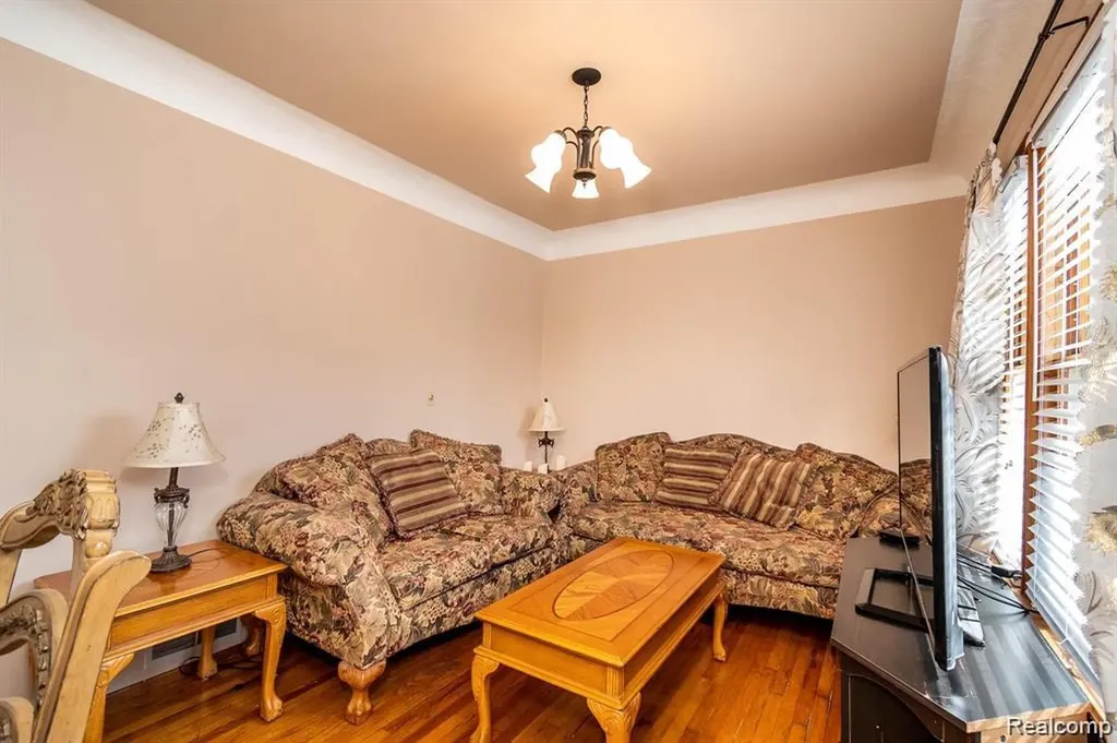 11603 Klinger Street Hamtramck City MI 48212