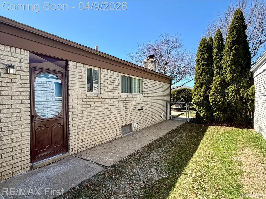 39641 Edgemont Drive Sterling Heights City MI 48310