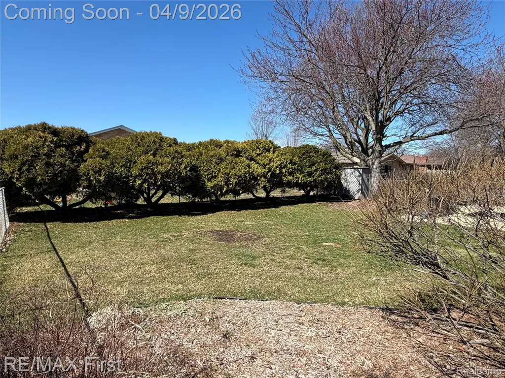 39641 Edgemont Drive Sterling Heights City MI 48310