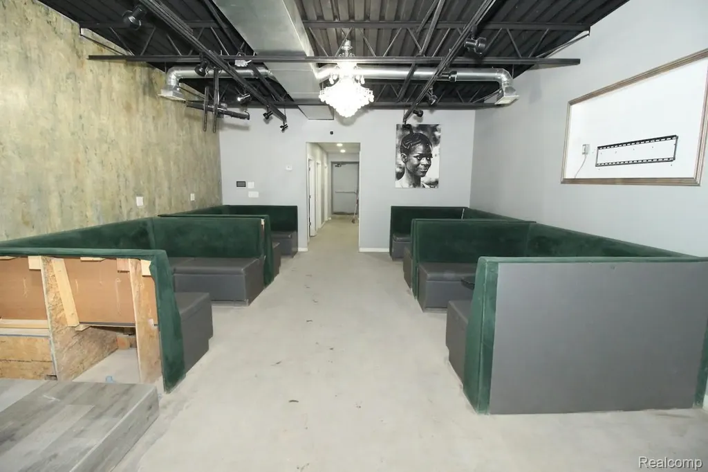 14939 Meyers Road Detroit City MI 48227