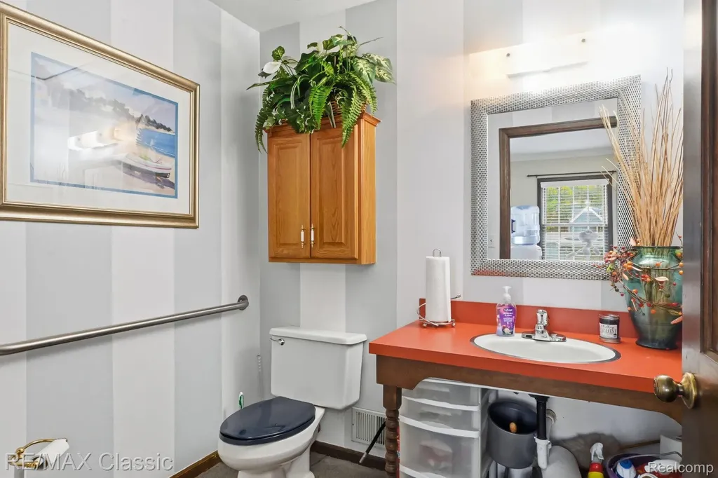 944 S Main Street Plymouth City MI 48170