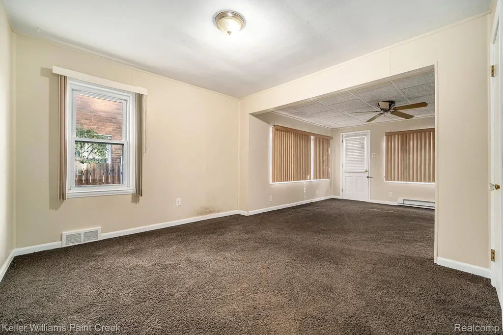 20926 Lennon Street Harper Woods City MI 48225