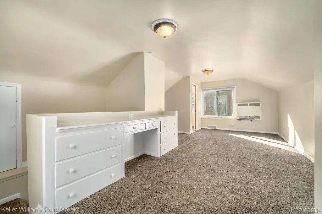 20926 Lennon Street Harper Woods City MI 48225