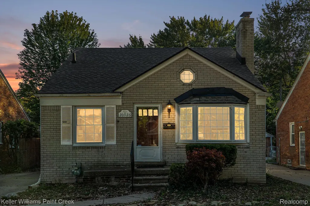 20926 Lennon Street Harper Woods City MI 48225