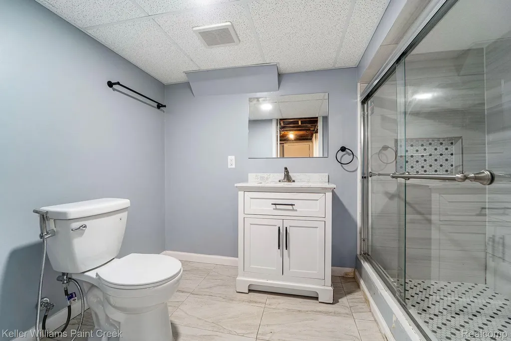20926 Lennon Street Harper Woods City MI 48225