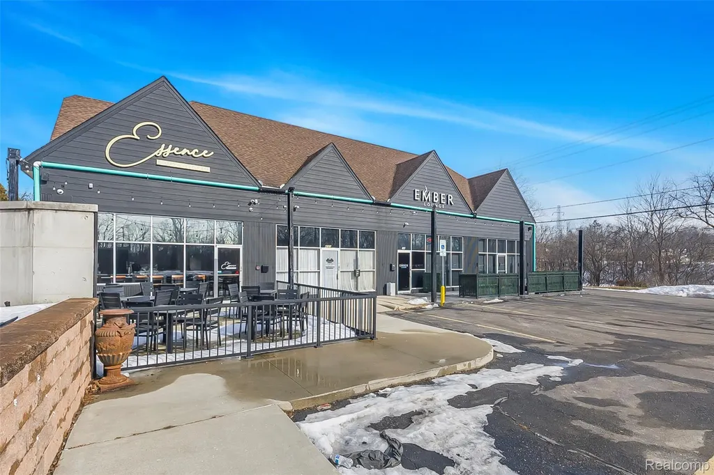 4121 Orchard Lake Road Orchard Lake Village City MI 48323