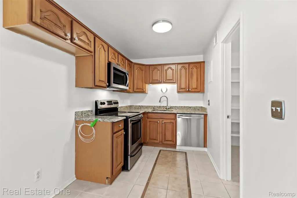 1550 Cherboneau Place Detroit City MI 48207