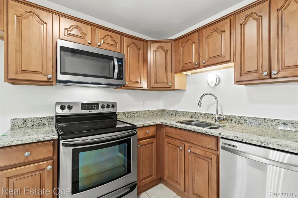 1550 Cherboneau Place Detroit City MI 48207