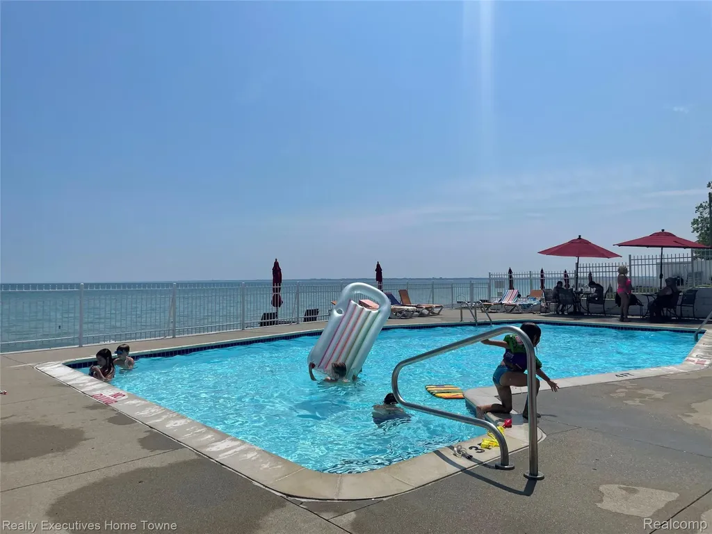 4500 Lakeshore Road Fort Gratiot Charter Township MI 48059
