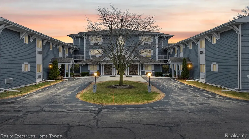 4500 Lakeshore Road Fort Gratiot Charter Township MI 48059