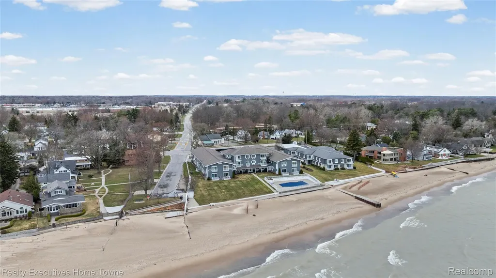 4500 Lakeshore Road Fort Gratiot Charter Township MI 48059