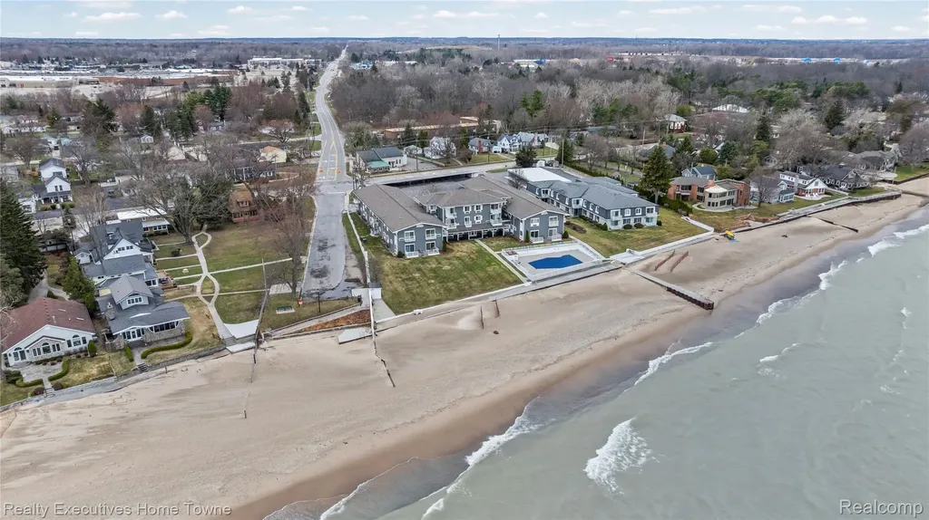4500 Lakeshore Road Fort Gratiot Charter Township MI 48059