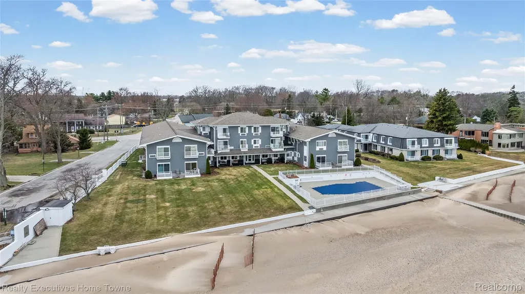 4500 Lakeshore Road Fort Gratiot Charter Township MI 48059