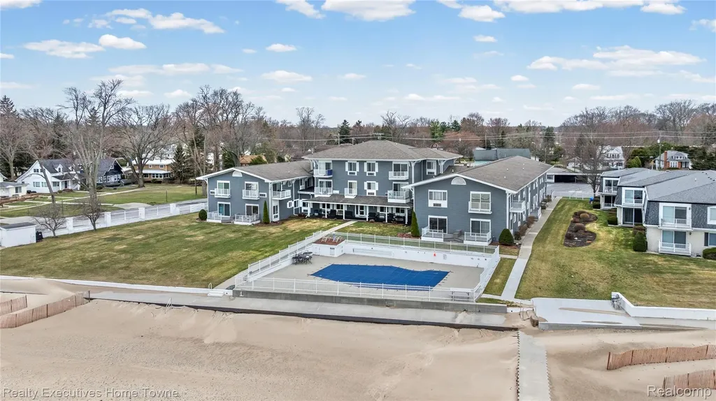 4500 Lakeshore Road Fort Gratiot Charter Township MI 48059
