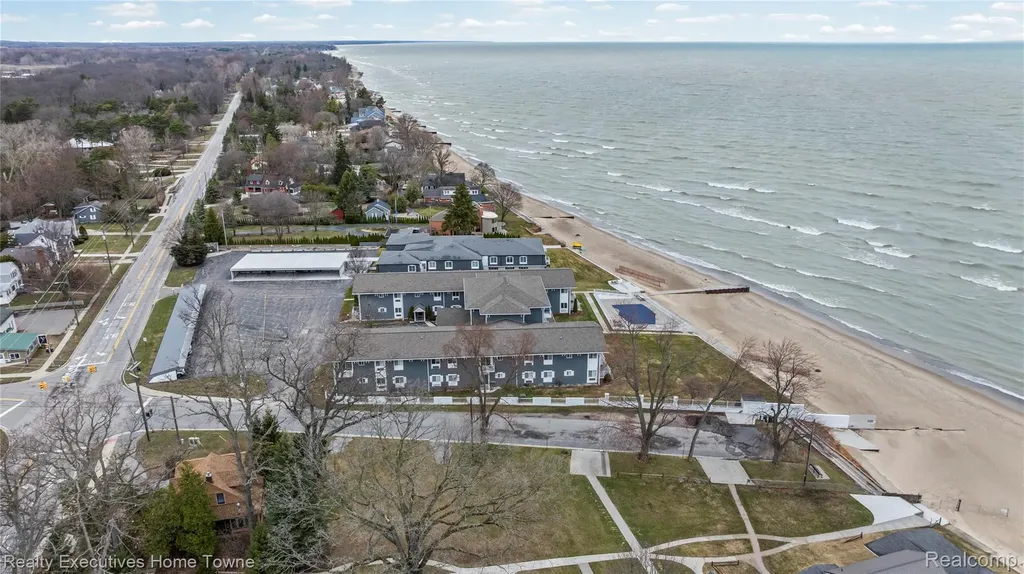 4500 Lakeshore Road Fort Gratiot Charter Township MI 48059