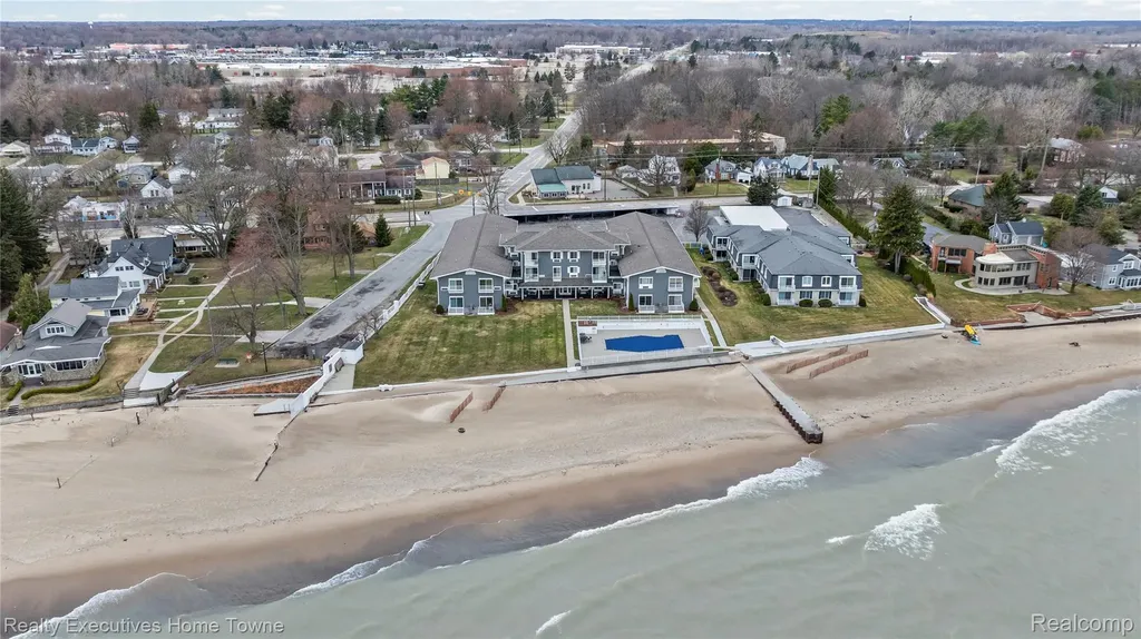 4500 Lakeshore Road Fort Gratiot Charter Township MI 48059