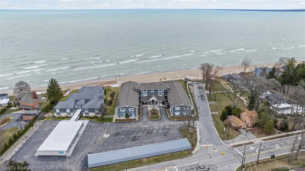 4500 Lakeshore Road Fort Gratiot Charter Township MI 48059