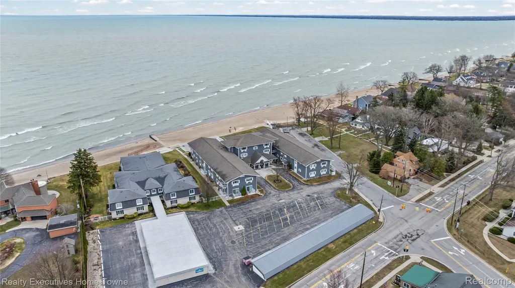 4500 Lakeshore Road Fort Gratiot Charter Township MI 48059