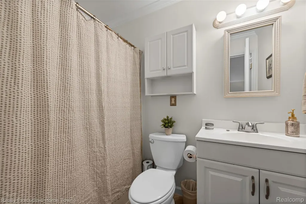 4500 Lakeshore Road Fort Gratiot Charter Township MI 48059