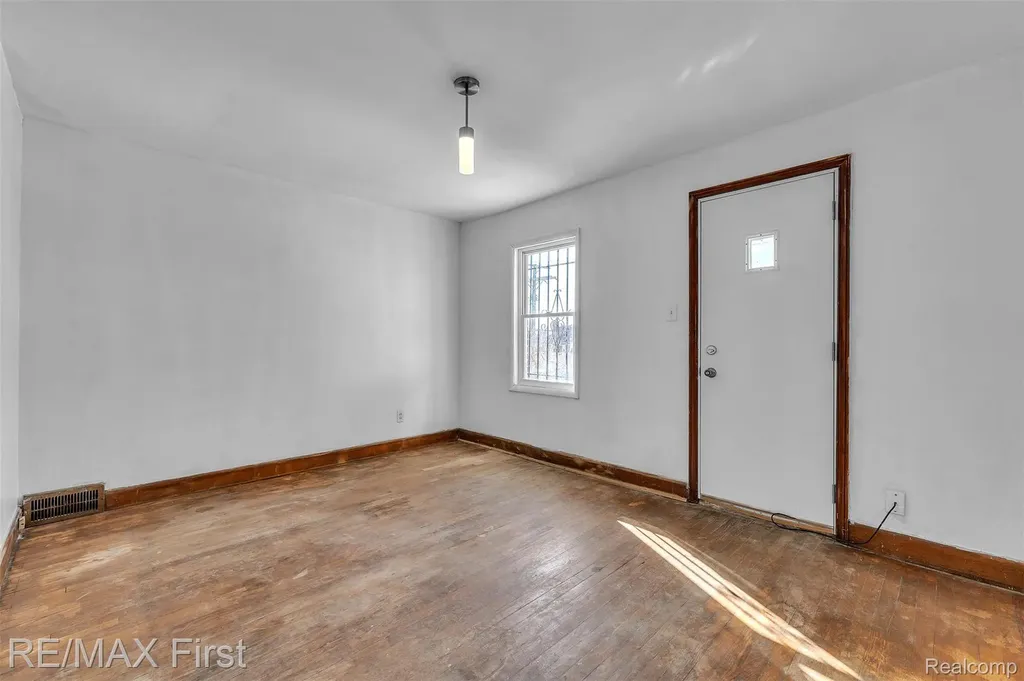 13991 Whitcomb Street Detroit City MI 48227