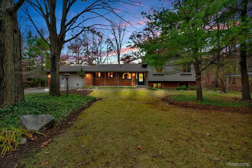 75 Ridgemont Road Oxford Charter Township MI 48370