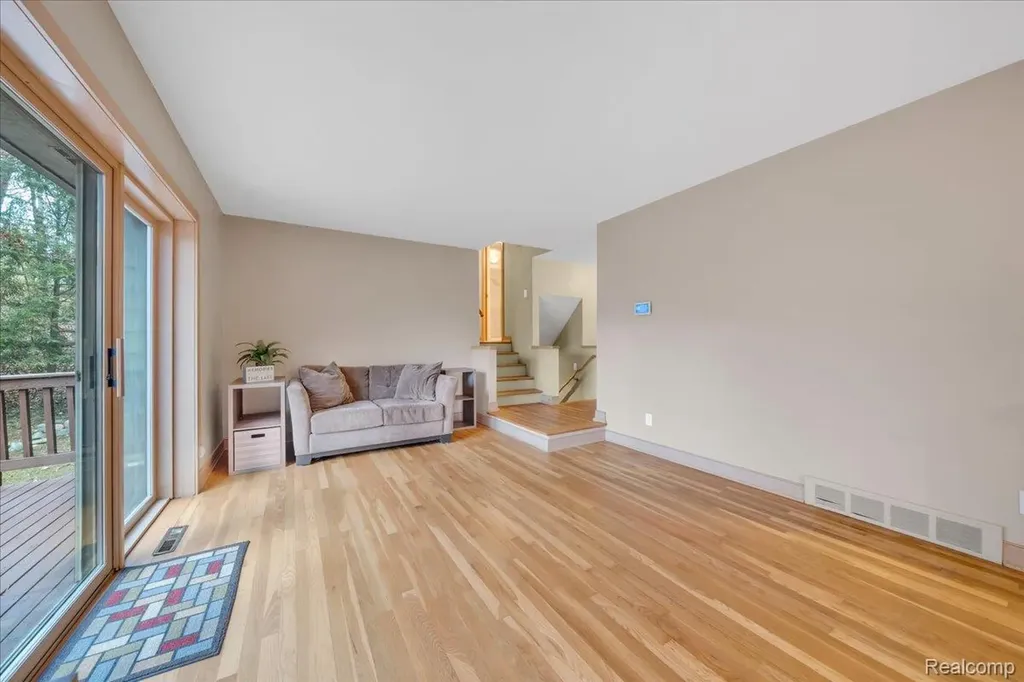 75 Ridgemont Road Oxford Charter Township MI 48370