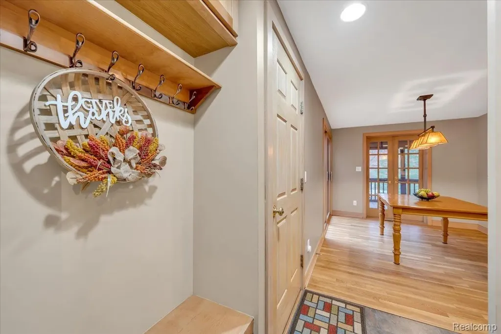 75 Ridgemont Road Oxford Charter Township MI 48370