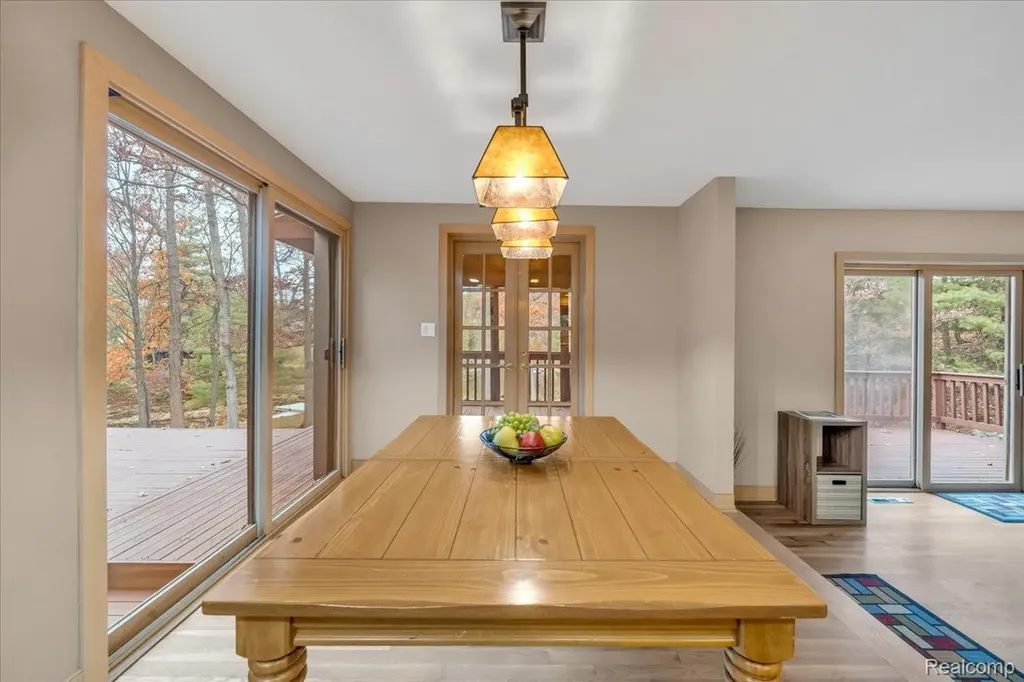 75 Ridgemont Road Oxford Charter Township MI 48370