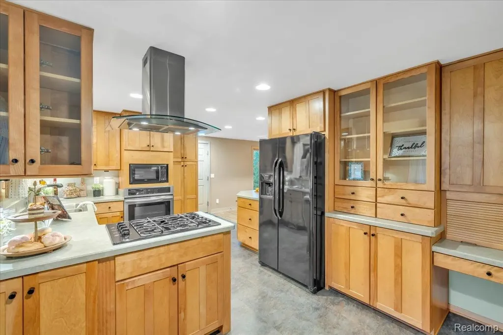 75 Ridgemont Road Oxford Charter Township MI 48370