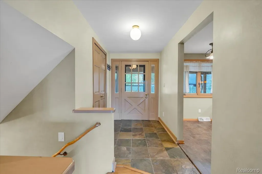 75 Ridgemont Road Oxford Charter Township MI 48370