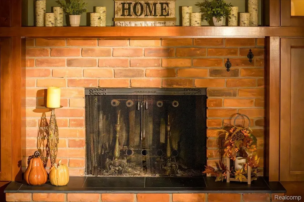 75 Ridgemont Road Oxford Charter Township MI 48370