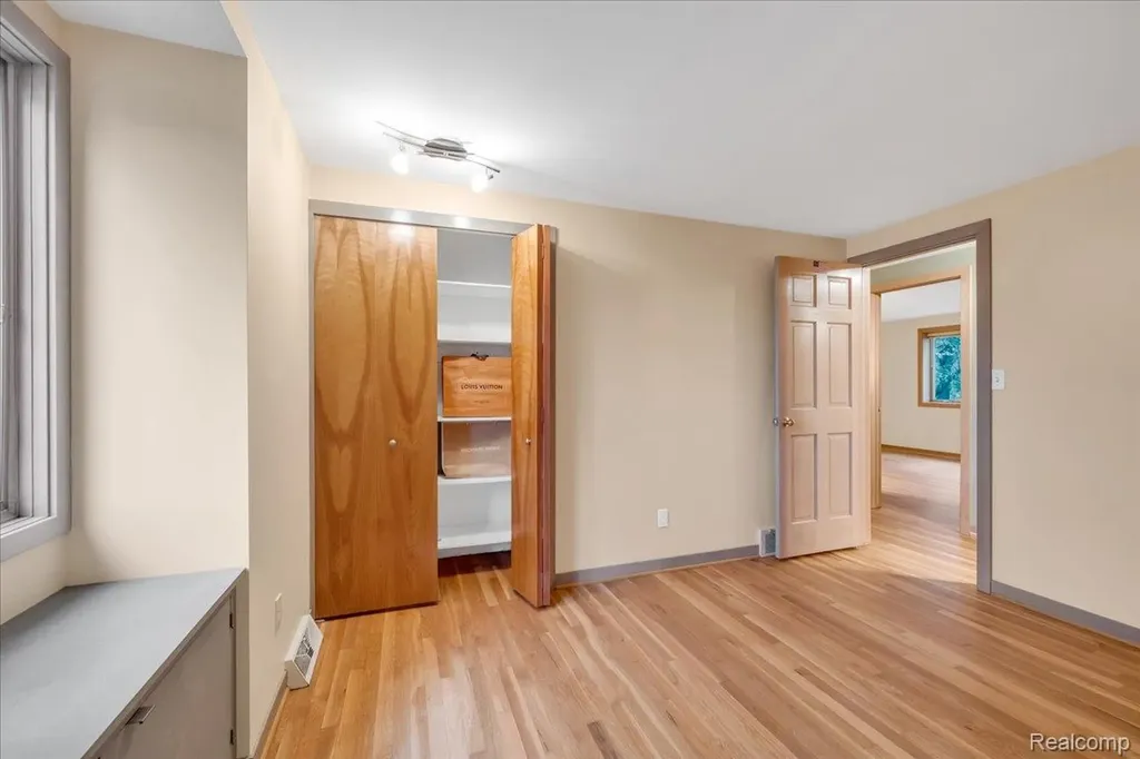 75 Ridgemont Road Oxford Charter Township MI 48370