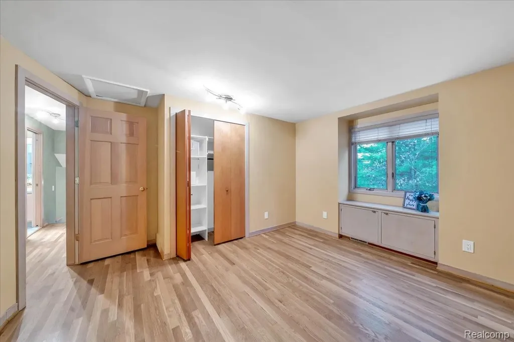 75 Ridgemont Road Oxford Charter Township MI 48370