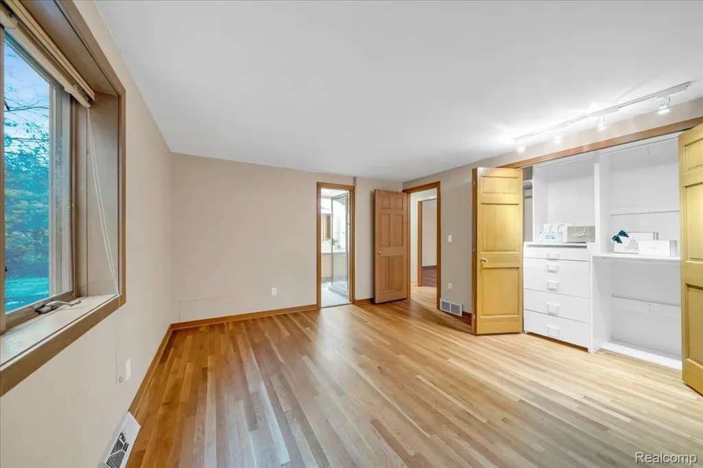 75 Ridgemont Road Oxford Charter Township MI 48370