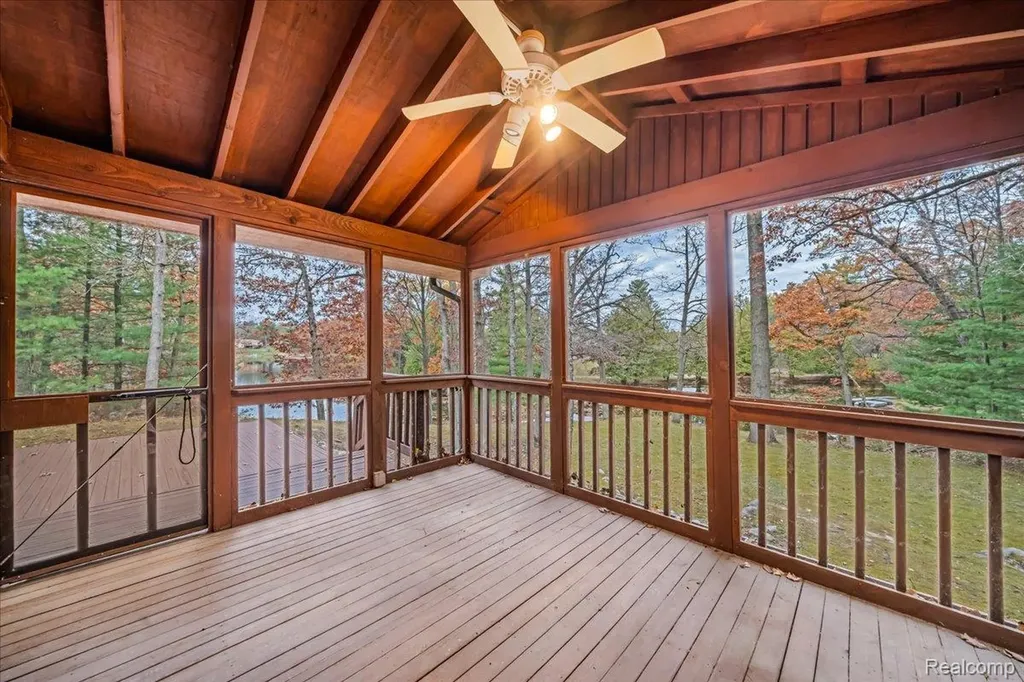 75 Ridgemont Road Oxford Charter Township MI 48370