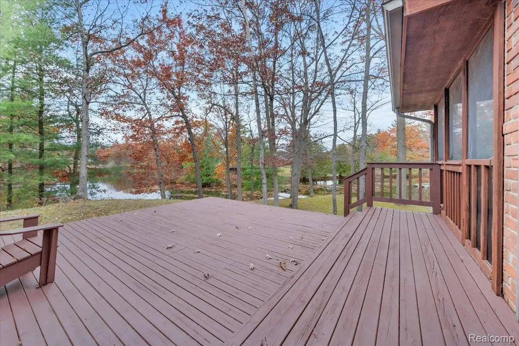 75 Ridgemont Road Oxford Charter Township MI 48370