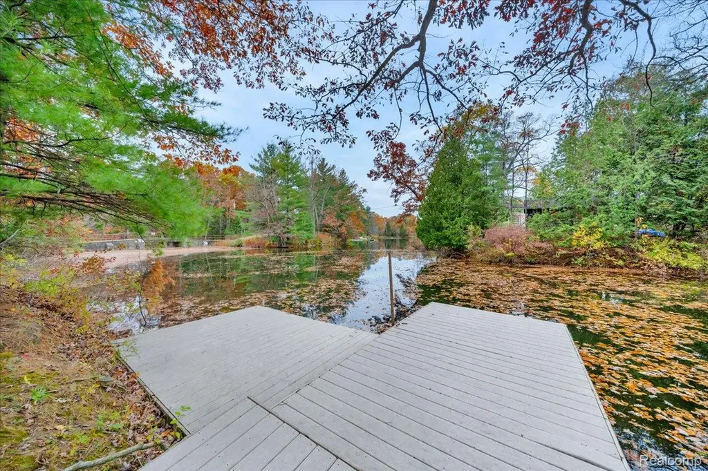 75 Ridgemont Road Oxford Charter Township MI 48370