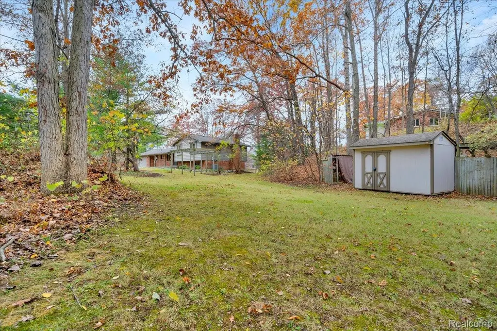 75 Ridgemont Road Oxford Charter Township MI 48370