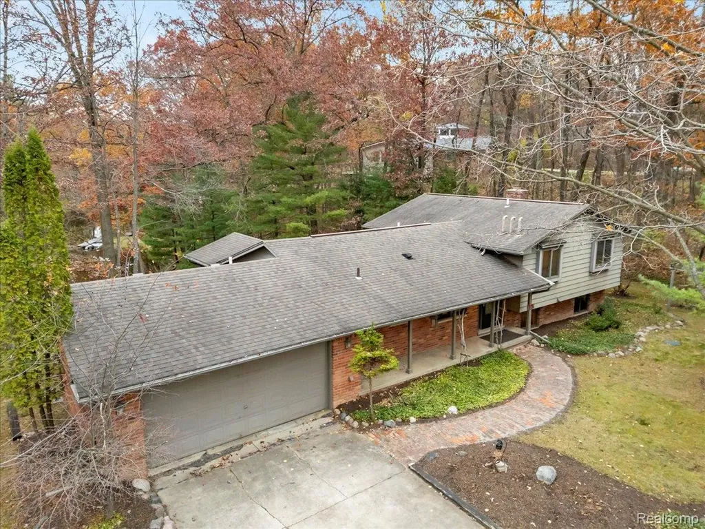 75 Ridgemont Road Oxford Charter Township MI 48370